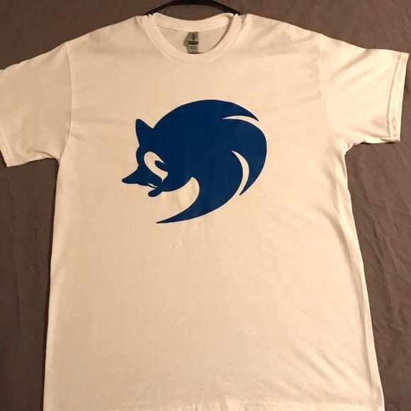 Gildan Other - Sonic Graphic T-Shirt